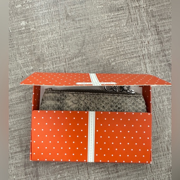 Stella & Dot soho key pouch lambskin new in box - Picture 4 of 4